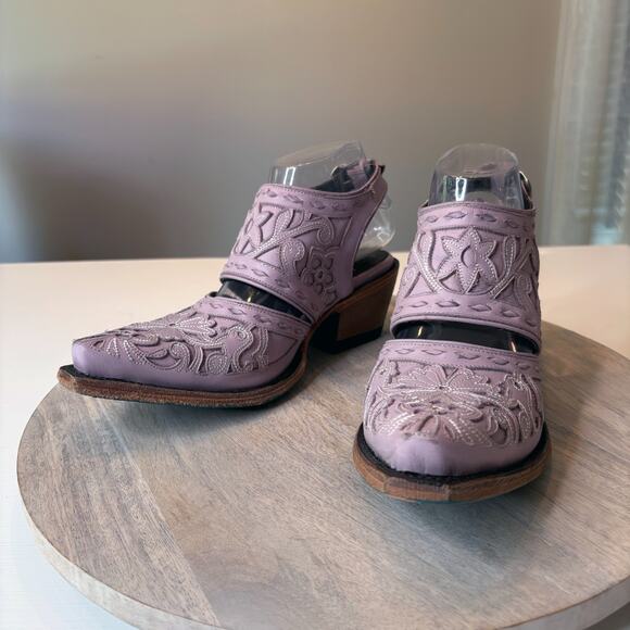 Lane Lavender Leather Western Cut-Out Booties Women’s Size 7 Embroidered Cowgirl - Picture 1 of 11